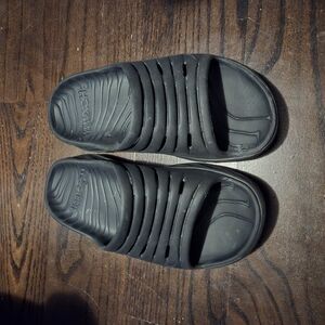 HOKA Ora recovery slides
